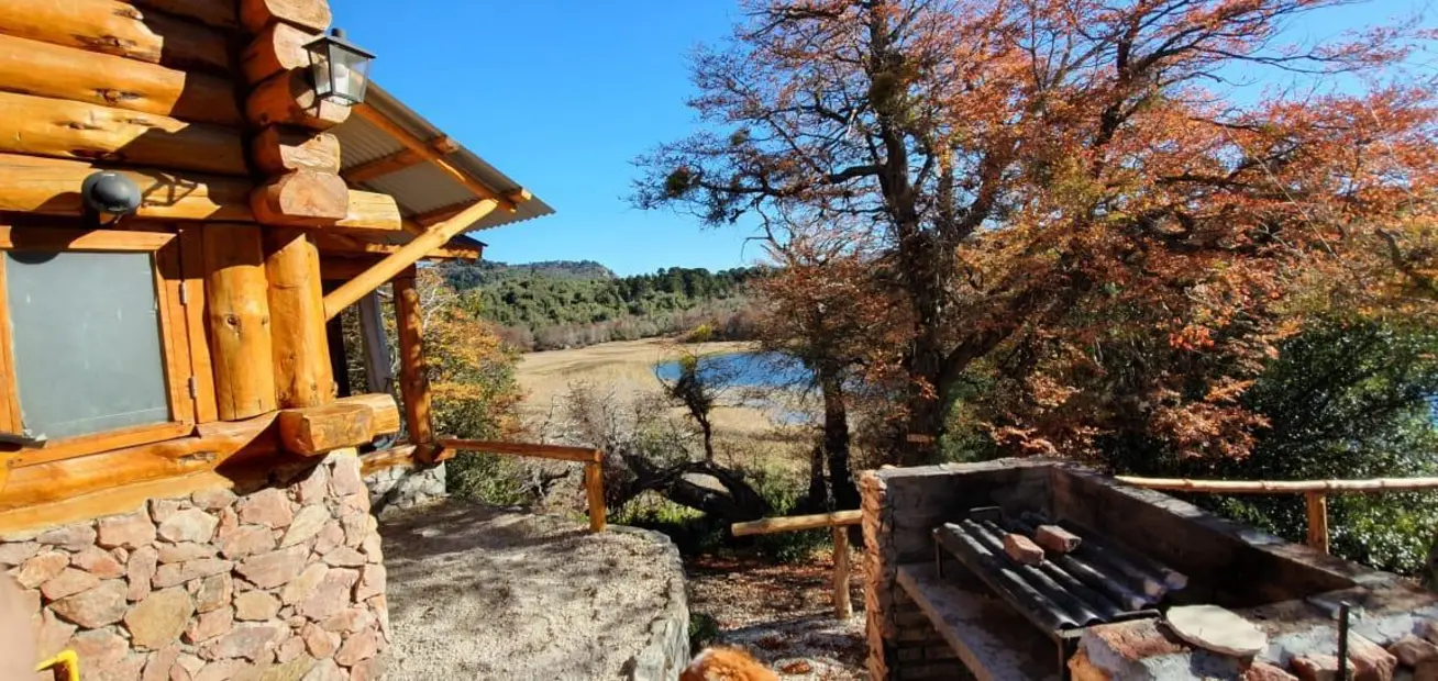Parrilla con vista a la laguna